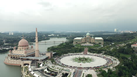 Putra-Square,-Kuala-Lumpur,-Malaysia,-Büro-Des-Premierministers,-Moschee,-Sturm
