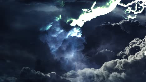 Un-Relámpago-Cuando-La-Tormenta-Eléctrica-Dentro-De-La-Espesa-Nube-Cúmulo-Se-Acercó