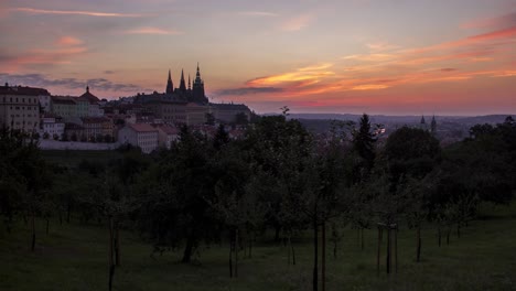 Sunrise-timelapse-from-the-Strahov-gardens-in-Prague,-Czech-Republic-with-a-view-of-the-Prague-Castle