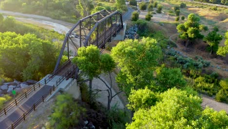 Iron-Horse-Trailhead-Bridge-in-Valencia,-CA