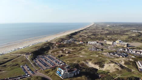 Coastal-resort-town-of-Wijk-aan-Zee,-Holland