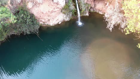 Reveal-of-Pego-do-Inferno-waterfall-in-Santo-Estevao,-Algarve