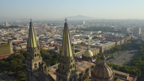 Vista-De-Pájaro-De-La-Catedral-De-Guadalajara