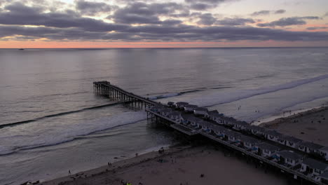 Crystal-Pier-After-Sunset---Crystal-Pier-Hotel-And-Cottages-In-Pacific-Beach-In-San-Diego,-California,-USA