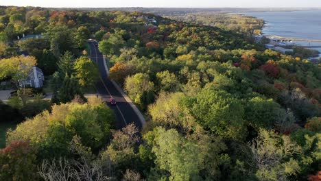 Beautiful-reveal-of-Grandview-drive-in-Peoria-Illinois-at-the-beginning-of-the-Autumn-season