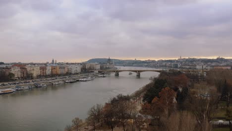 Revealing-beautiful-cityscape-of-cloudy,-misty-Budapest