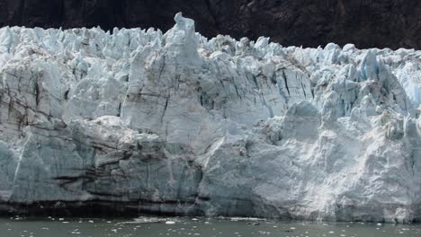 Hermoso-Glaciar-Margerie-En-El-Parque-Nacional-Y-Reserva-De-La-Bahía-De-Los-Glaciares,-Alaska