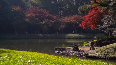 View-out-on-beautiful-pond-in-Koishikawa-Korakuen-gardens-in-Tokyo-during-Fall