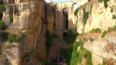Puente-Nuevo-bridge-crossing-El-Tajo-gorge-in-Ronda,-old-city-in-southern-Spain