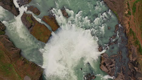 Vogelperspektive-über-Den-Erstaunlichen-Godafoss-Wasserfall-In-Nordisland