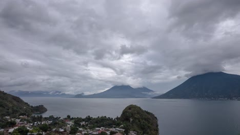 Hermoso-Time-lapse-Del-Lago-Atitlan,-Guatemala,-Tomado-De-San-Marcos