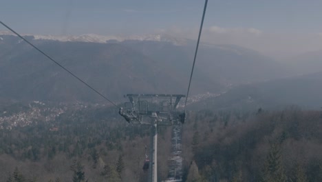 magnificent-view-from-a-gondola-in-Sinaia,-Romania
