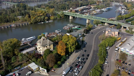 aerial-view-Danube-river-in-Budapest,-autumn-day
