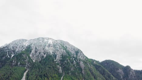 Weiße-Gipfel-Und-Wald,-Berg-Hochobir,-Zell,-Österreich
