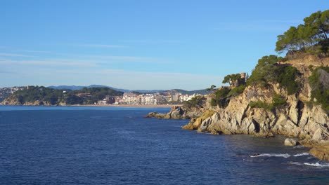 Lloret-De-Mar-Küstenweg-Strandblick-Mittelmeer-Türkisblaue-Bucht-Ibiza-Mallorca