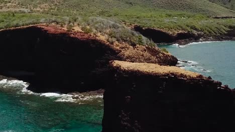 Drohne-Antenne-Parallaxe-Kristallblaues-Wasser-Hawaii-Sommer