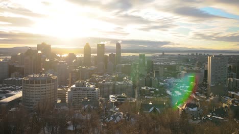 Montreal-Skyline-Urban-City-Gebäude-Sonnenaufgang-Am-Frühen-Morgen-Am-Mont-Royal-Im-Winter