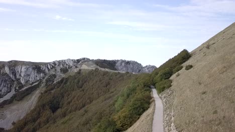 Climbing-over-the-hill-in-France,-Parc-naturel-régional-du-Vercors