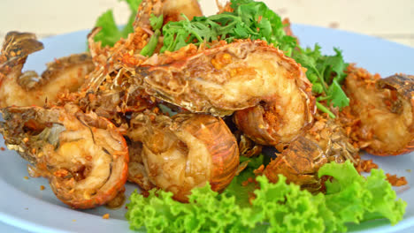 fried-crayfish-or-mantis-shrimps-with-garlic---seafood-style