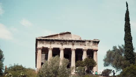 Clip-De-Un-Templo-Antiguo-Con-Columnas-De-Mármol-En-Atenas-Grecia