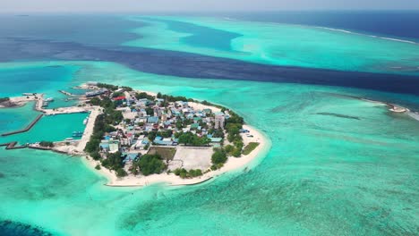 Vista-Aérea-De-La-Isla-De-Gulhi,-Maldivas