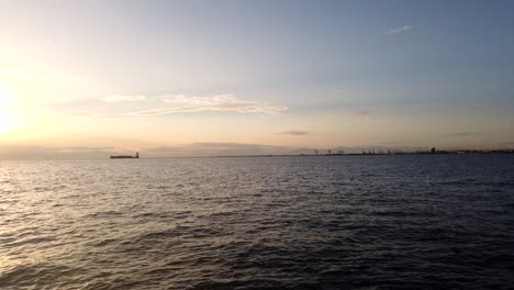 Zeitraffer-Des-Sonnenuntergangs-Im-Hafen-Von-Thessaloniki-In-Nordgriechenland