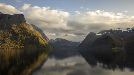 Noruega-Timelapse-Sunnmøre-Hjørundfjorden-4k