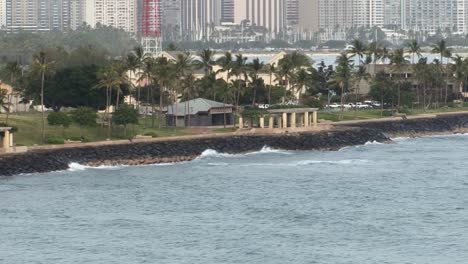 Honolulu-city,-houses-with-ocean-view,-Oahu-island,-Hawaii