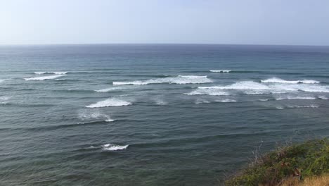 Surfer,-Die-Auf-Gute-Wellen-Im-Ozean-Warten