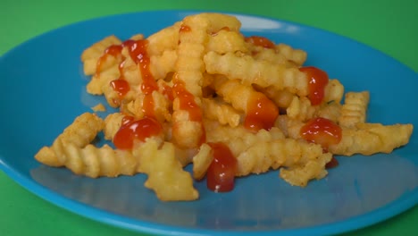 Ketchup-Auf-Pommes-Frites-Gegossen