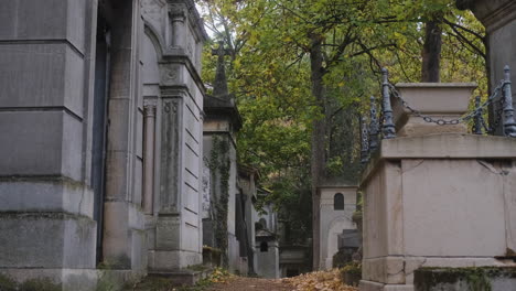 lateral-tracking-in-a-beautiful-area-in-the-pere-lachaise-cemetary