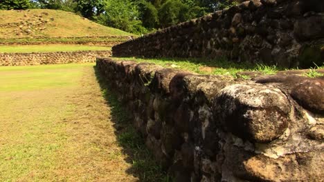 Detail-Der-Stufen-Einer-Der-Pyramiden-Von-Der-Archäologischen-Stätte-Izapa-Aus-Mexiko
