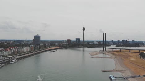 Rhine-river-and-cityscape,-Dusseldorf-,-Germany