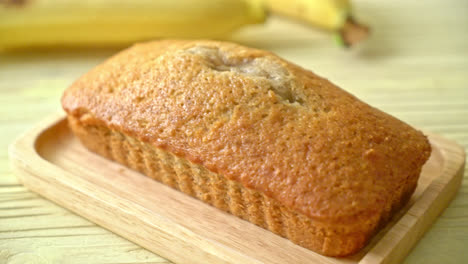 Homemade-banana-bread--or--banana-cake-sliced
