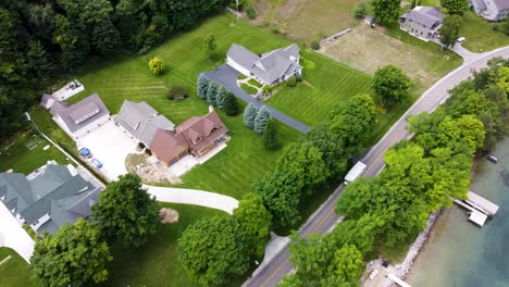 Drone-tracking-over-pretty-trees-in-Northern-Mich