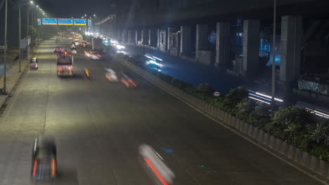 Western-Express-Highway-Mumbai-Zeitraffer-Bei-Nacht-Bewegungsablauf-Malad-Kandivali-Borivali-U-Bahn-Im-Bau