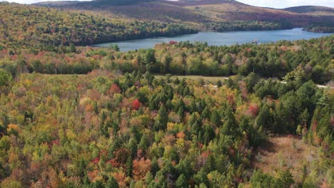 Herbst-In-Neuengland,-Maine,-USA