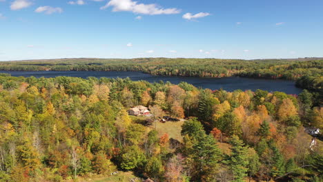 Serene-Autumn-Landscape-of-New-England