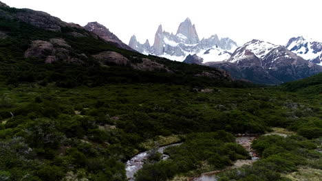 Aerial---Mount-Fitz-Roy-in-El-Chalten,-Patagonia,-Argentina,-wide-shot-forward