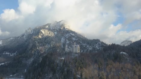 Castle-Drachenfels-against-white-clouds-in-the-winter,-Siebengebirge,-Germany