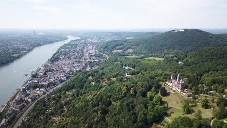 Castle-Drachenfels-by-the-Rhine-River,-Siebengebirge,-Germany