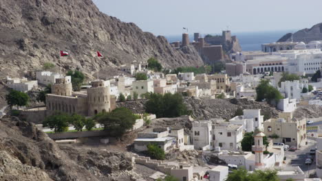 Panorama-of-the-city-of-Old-Muscat-in-Oman,-handheld-wide-shot