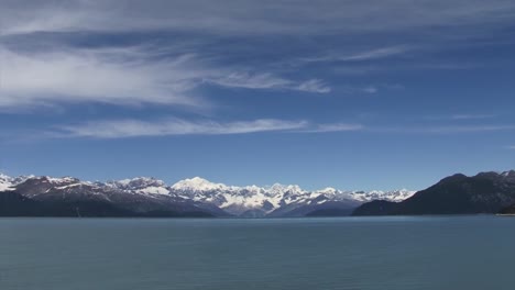 Hermoso-Paisaje,-Pasaje-Interior,-Parque-Nacional-De-La-Bahía-De-Los-Glaciares-Alaska-En-Verano