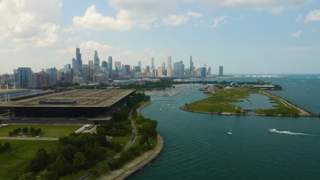 Wide-Angle-View-of-Northerly-Island-with-Chicago-City-Skyline-in-Background