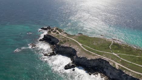 Antenne-Der-Isla-Mujeres,-Perfekte-Wetterbedingungen-Drohnenaufnahme-Herauszoomen