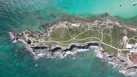 Isla-Mujeres-Top-Down-View-Aerial-Sky,-Mexico