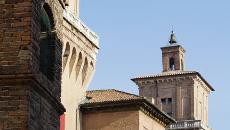 Este-Castillo-En-Ferrara,-Italia,-Unesco-Patrimonio-De-La-Humanidad,-Plano-Amplio-Alejar