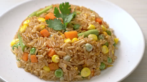 fried-rice-with-green-peas,-carrot-and-corn---vegetarian-and-healthy-food-style