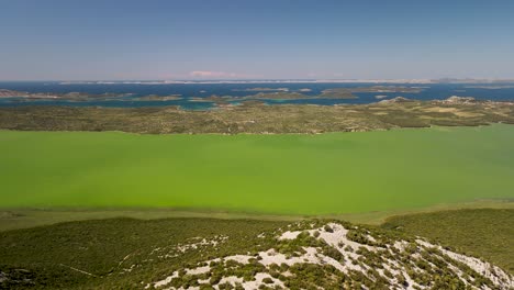 Green-and-saltish-waters-of-Lake-Vrana,-Naturpark,-Croatia
