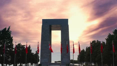 Das-Canakkale-Märtyrer-Denkmal-Ist-Ein-Gedenken-An-Den-Dienst-Türkischer-Soldaten,-Die-Während-Des-Ersten-Weltkriegs-An-Der-Schlacht-Von-Gallipoli-Teilgenommen-Haben
